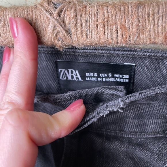 3 for $30 🦋 Like New Black Denim Skirt ZARA Small - 100% cotton - Hi Waisted - Picture 13 of 14